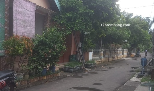 “Andai Punya Uang Berlebih, Mungkin Kita Sudah Bedhol Kampung…”(Warga Terganggu Polusi Dan Limbah Di Banyudono)