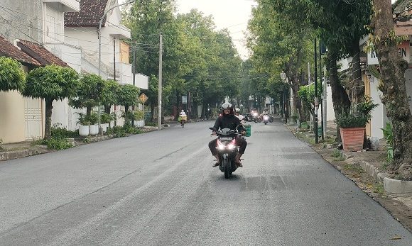 Sudah Mulus, Tapi Kenapa Jalan Dr. Wahidin Rembang Tidak Semua Diaspal Hotmix ? DPU Rembang Beberkan Alasannya