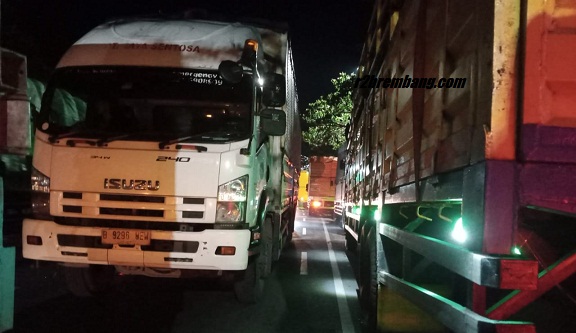 Macet Parah Dari Dua Arah, Polisi Dan Dishub Rembang Diminta Monitor Jalur Ini Saat Dini Hari