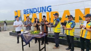 Bupati Rembang, Harno meresmikan Bendung Sungai Pang di Desa Kalipang, Kecamatan Sarang, Jum’at pagi (23/01).
