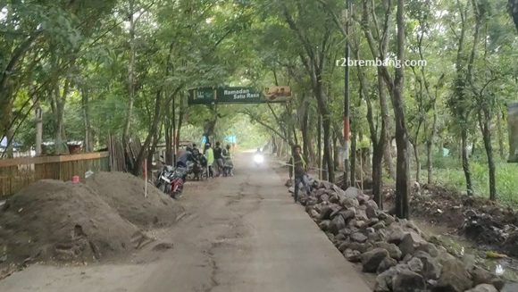 Nilai Anggaran Dan Siapa Pemborongnya, Proyek Jalan Landoh – Seren Dikerjakan