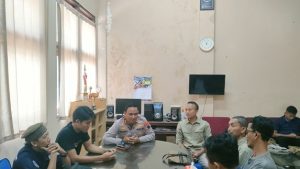 Kapolres Rembang, AKPB Mohammad Faisal Pratama, berkunjung ke Sekretariat PWI Kabupaten Rembang, Kamis siang (19/02).