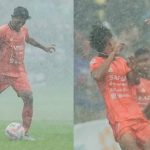 Hujan sangat deras, mengguyur Stadion Krida Rembang, saat pertandingan antara PSIR vs Persebi, Rabu sore (04/02).