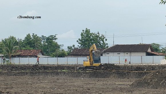 Deretan Warung Di Dekat Sekolah Rakyat, Begini Tanggapan Pemkab Rembang