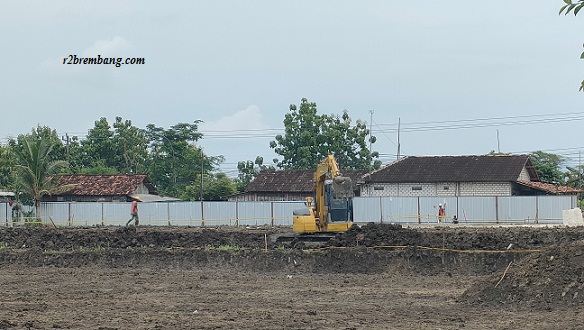 Deretan Warung Di Dekat Sekolah Rakyat, Begini Tanggapan Pemkab Rembang