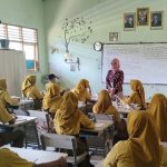 Suasana pembelajaran di SMP N 3 Sale.