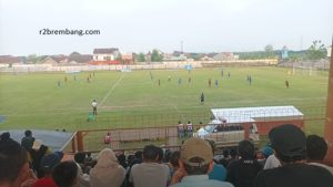Suasana pertandingan PSIR Rembang, di Stadion Krida, baru-baru ini.