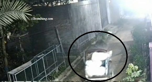 Aksi Pencurian Terekam CCTV, Hasilnya Diangkut Menggunakan Becak (TKP Sumberjo Rembang)