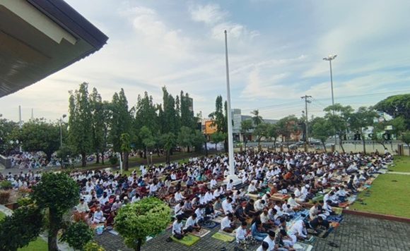 Ribuan Warga Muhammadiyah Di Rembang Gelar Sholat Idul Fitri, Khotib Ingatkan Masalah Ini