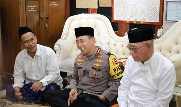 Begini Pernyataan Kapolri, Saat Silaturahmi Ke Ulama Gus Baha