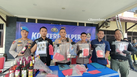 Suami Isteri Ditangkap, Rekor Barang Bukti Terbanyak (Kasus Sabu-Sabu Di Kecamatan Kragan)