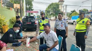 Pemeriksaan kesehatan sopir angkutan di Terminal Rembang, di sela-sela pemeriksaan kendaraan, Selasa (03 Maret 2026).