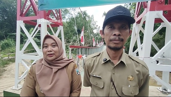 Momen Tak Terduga, Ada Pasangan Suami Isteri Di Tengah Peresmian Jembatan Garuda Merah Putih