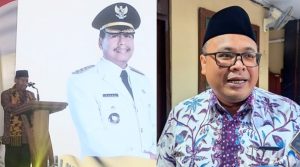 Bupati Rembang, Harno cuti, kemudian Wakil Bupati, Moch. Hanies Cholil Barro’ ditunjuk menjadi Pelaksana Harian Bupati.
