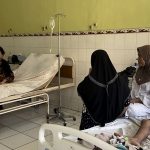 Siswa SD N Karangharjo, Kecamatan Kragan menjalani perawatan di Puskesmas Kragan II, karena mengalami gejala keracunan usai mengkonsumsi MBG.