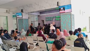 Suasana pelayanan di RSUD dr. R. Soetrasno Rembang.