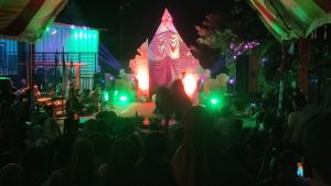 Seni barongan dan pengukuhan pengurus sanggar, di halaman Sanggar Baraloka, kediaman Danramil Sumber, Kapten Inf. Joko Utomo, Kamis malam (02/04).