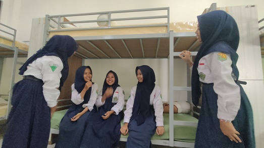 Kapan Pulang Ke Rumah ?? Belajar Mandiri Di Boarding School Nurussalam MTs N 4 Rembang