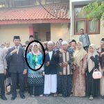 Pihak Pemkab Rembang, Kemenag dan keluarga, melepas 1 orang jemaah calon haji yang akan tergabung dalam Kloter Sapu Jagat, Rabu pagi (20/05).
