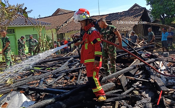 Rumah Ludes, Uang Rp 5 Juta Ikut Hangus (Kebakaran Di Desa Pragen)