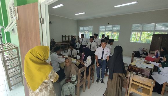 Ujian Praktik Siswa, Orang Tua Hadir Melihat Langsung (Tradisi Menarik Di MTs N 4 Rembang)