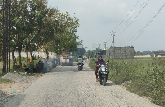 Mobil Kerap Nyanggrok, Skema Ini Dipakai Pemkab Rembang Untuk Jalan Rembang – Sumber