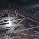 Kandang ternak roboh, saat bencana angin kencang di Dusun Sangkrah Desa Logede Kecamatan Sumber, Senin malam (25/05).