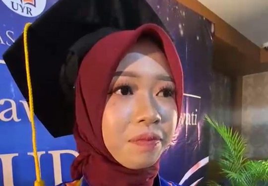 Wisuda Terakhir UYR Sebelum Ganti Nama, Ini Lulusan Terbaik Masing – Masing Prodinya