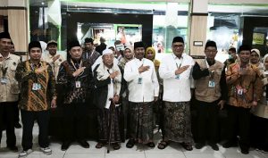 Bupati dan Wakil Bupati Rembang menyambut kepulangan jemaah haji. (Foto atas) 3 jemaah haji dari Kabupaten Rembang yang wafat.