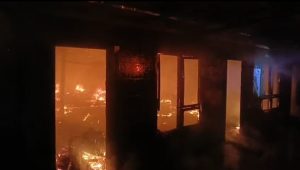Kebakaran rumah warga di Desa Meteseh, Kecamatan Kaliori, Senin dini hari (01/06).