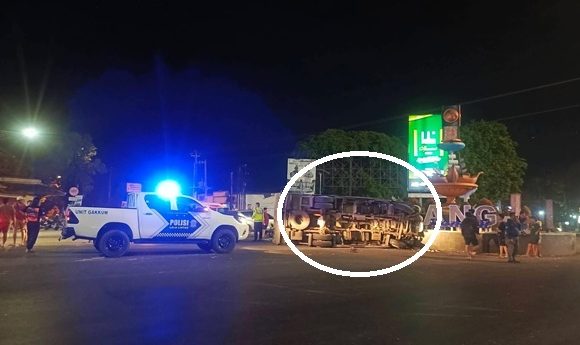 Tugu Adipura Rembang Dihantam Truk, Polisi Ungkap Identitas Dua Korban