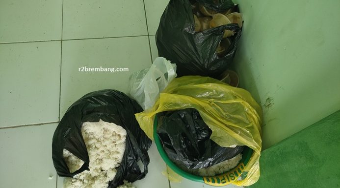 Di Rembang, Masih Banyak Menu MBG Terbuang!! Ada Yang Beralih Fungsi Untuk Pakan Ayam