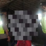 Suasana TKP gantung diri di Desa Seren, Kecamatan Sulang. Aparat Polsek Sulang menggelar olah TKP.
