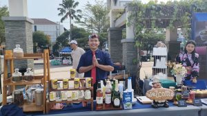 Hotel Aston Inn Rembang melaunching menu Jepang di Alun-Alun Rembang, Minggu (19/07). Foto atas : para pemenang cosplay anime Jepang.