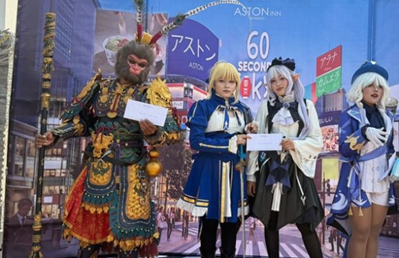 Cosplay Anime Jepang Di Alun-Alun Rembang, Semarakkan Launching Menu Jepang Aston Inn