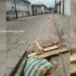 Besi penutup saluran, hilang diduga dicuri. Lokasi kawasan Kota Pusaka Lasem, turut tanah Desa Karangturi Kecamatan Lasem.