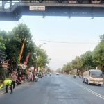 Polisi menggelar olah TKP di bawah jembatan layang, depan SMP N 5 Rembang, Jum’at sore (17 Juli 2026).
