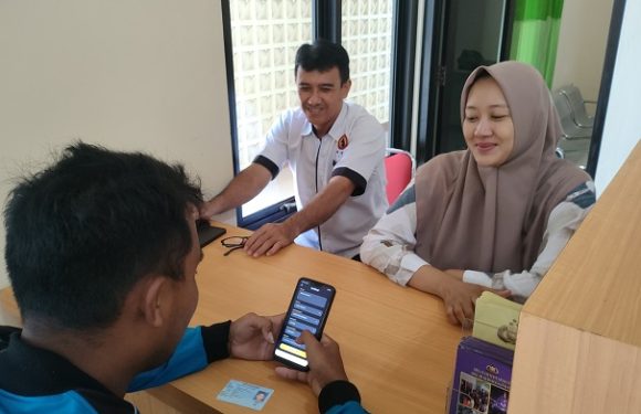 Upload Foto Selfie Di Pantai, Polres Rembang Ingatkan Tata Cara Membuat SKCK Online