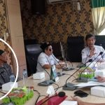 Pasangan suami isteri, warga Desa Kajar Kecamatan Gunem, Kabupaten Rembang (dilingkari), lolos menjadi calon peserta transmigrasi.