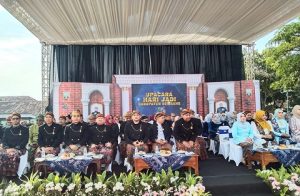 Bupati Rembang, Harno bersama jajaran Forkopimda saat mengikuti upacara Hari Jadi Rembang ke-285, Senin (27/07).