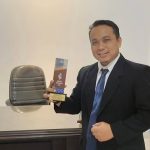 Ahmad Aviv Mahmudi, Rektor UYR meninggal dunia.