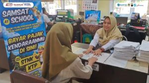 Pembayaran pajak kendaraan bermotor, bisa dilayani di beberapa sekolah SMA di Kota Rembang.