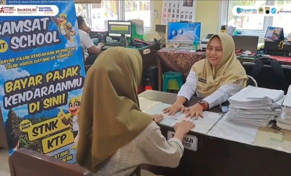 Di Medsos Ramai Boikot Pajak, Di Rembang Luncurkan Samsat at School (Bayar Pajak Kendaraan Di Sekolah)