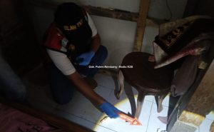 Tim Inafis Polres Rembang menggelar olah TKP di lokasi temuan jenazah bayi, turut tanah Desa Binangun Kecamatan Lasem.