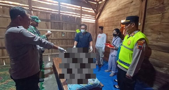 Pagi Masih Main HP, Siang Ditemukan Gantung Diri (TKP Desa Candimulyo Kec. Sedan)