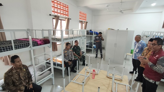 Bupati Rembang Menahan Tangis, Wawancara Sempat Terhenti Sesaat (Solusi Mengatasi Kekurangan Murid SD Sekolah Rakyat)