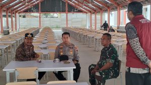 Bupati Rembang, Harno bersama Kapolres dan Kasdim Rembang berada di kamar siswa dan kantin Sekolah Rakyat, Selasa (04 Agustus 2026).