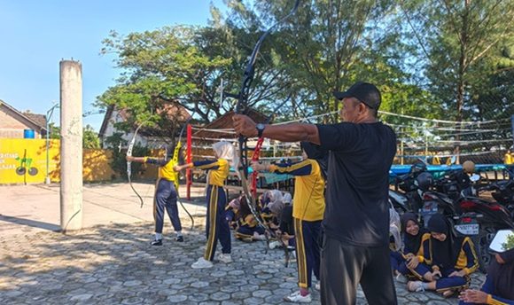 Setelah Boxing Dan Panahan, Kini Membidik Anggar (Pengembangan KKO SMA N 3 Rembang)