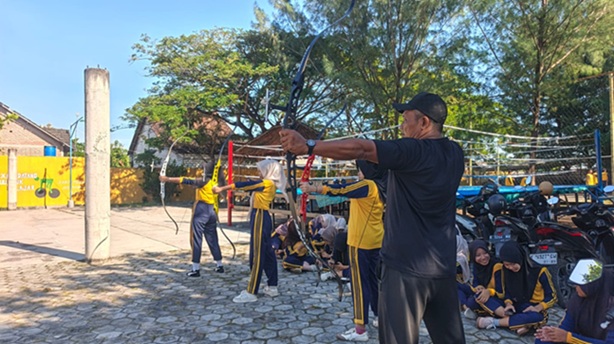 Setelah Boxing Dan Panahan, Kini Membidik Anggar (Pengembangan KKO SMA N 3 Rembang)