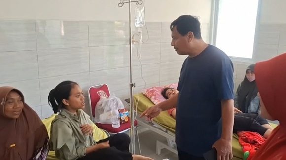 Bupati Rembang Jenguk Korban Keracunan, Ungkap Sanksi Untuk SPPG Soditan